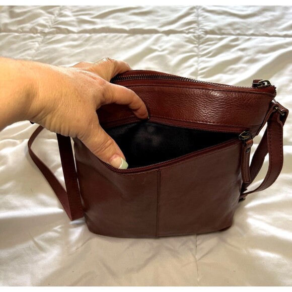 Wise Owl Cognac Leather Crossbody Bag – Adjustable Strap, Multi‑Pocket Design - Picture 7 of 16